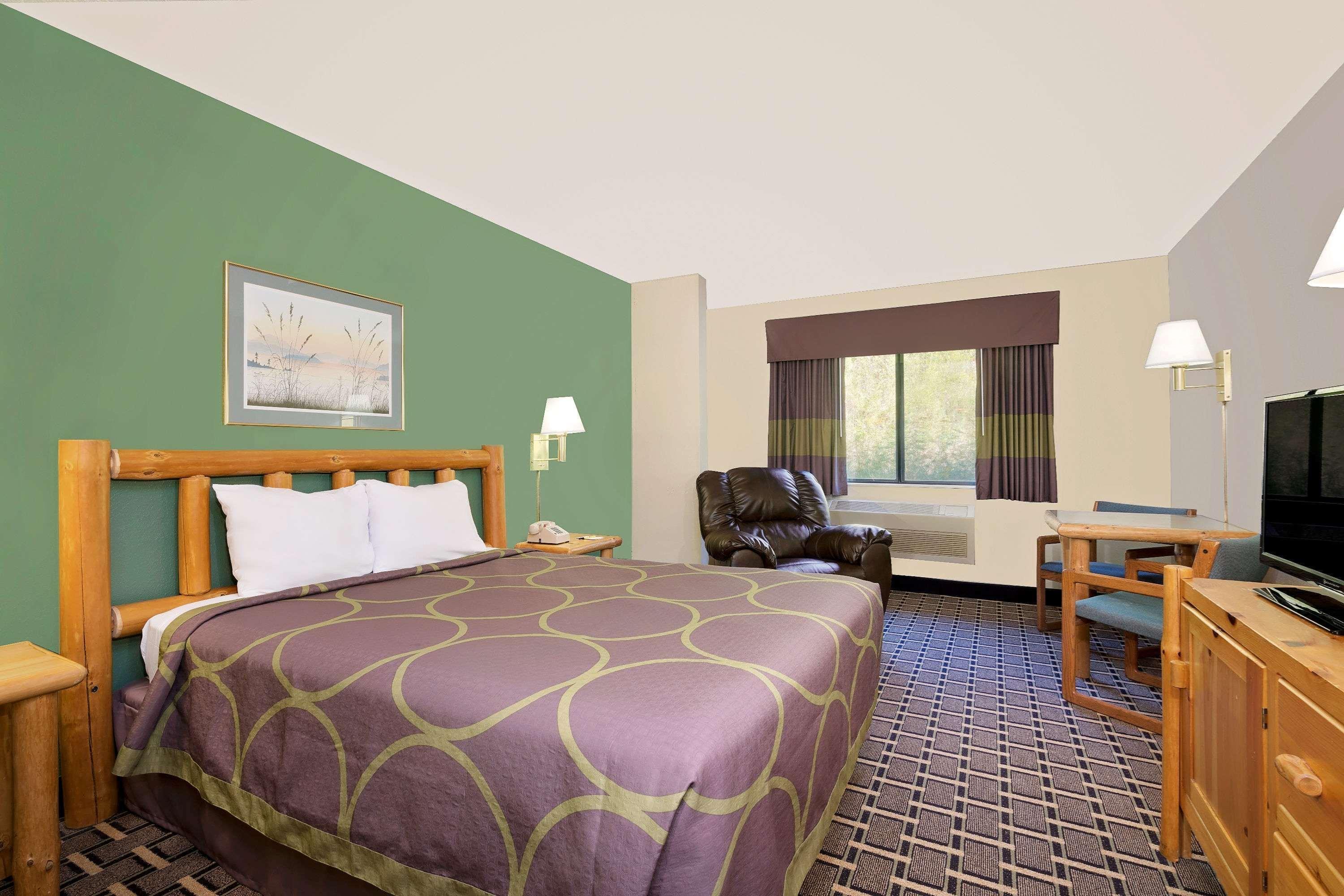 Super 8 By Wyndham Cloquet Hotell Eksteriør bilde