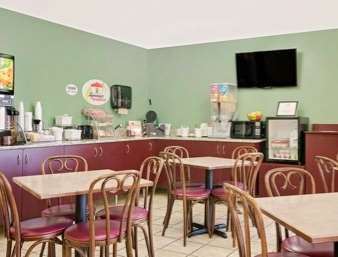 Super 8 By Wyndham Cloquet Hotell Restaurant bilde